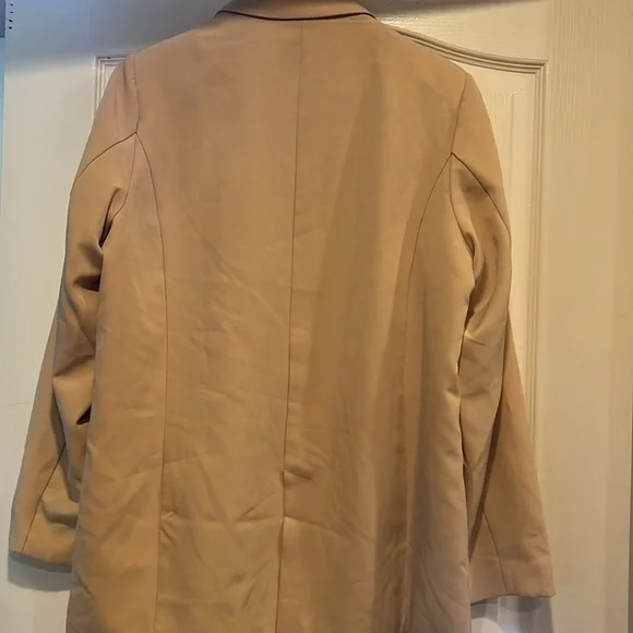 Trendy Plus Size Oversized Tan Blazer - Picture 8 of 8